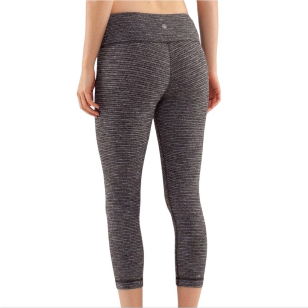 LULULEMON Wunder Under Capri Leggings - Picture 3 of 7